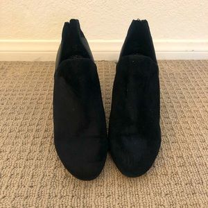 Cute Vince Camuto ankle boots